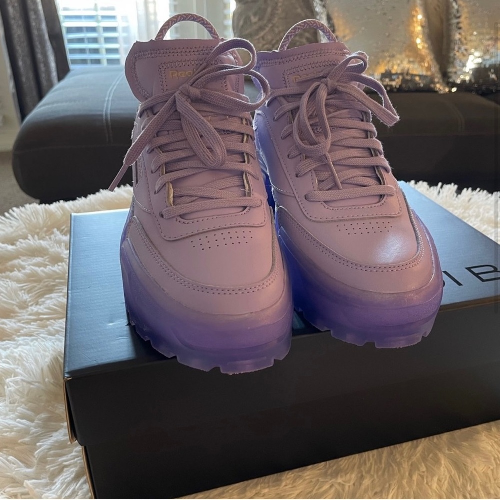 Reebok Women's Sneakers in Lavender and Purple - Picture 3 of 4